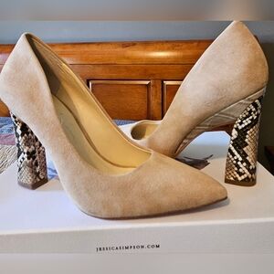 Jessica Simpson  Pumps  Almod Suede 6